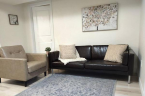 2 bedrooms-Full kitchen-Free parking-Private unit